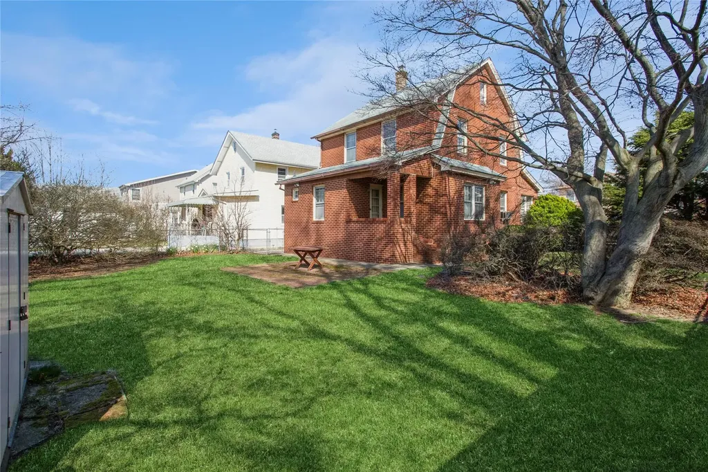 628 6th Avenue New Hyde Park NY 11040