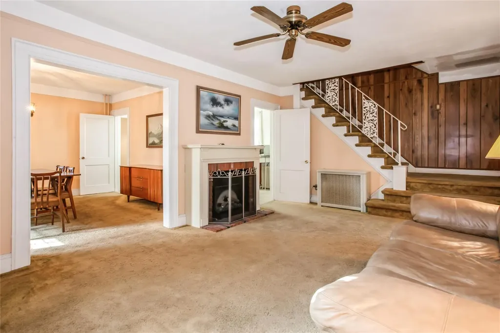 628 6th Avenue New Hyde Park NY 11040