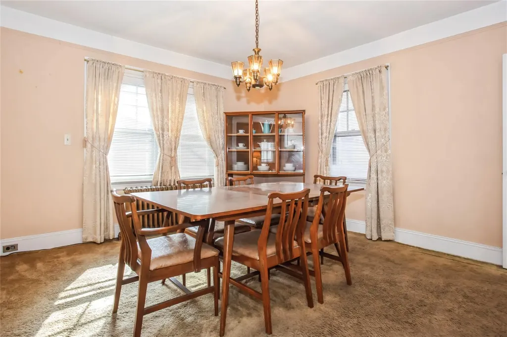 628 6th Avenue New Hyde Park NY 11040