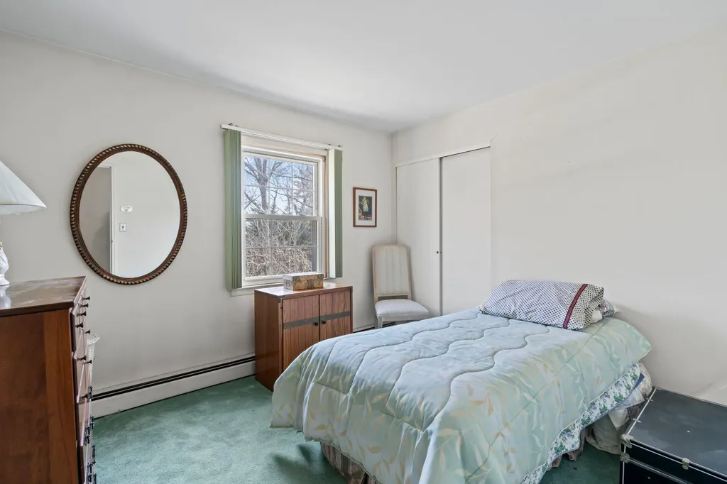 28 Sycamore Lane Commack NY 11725