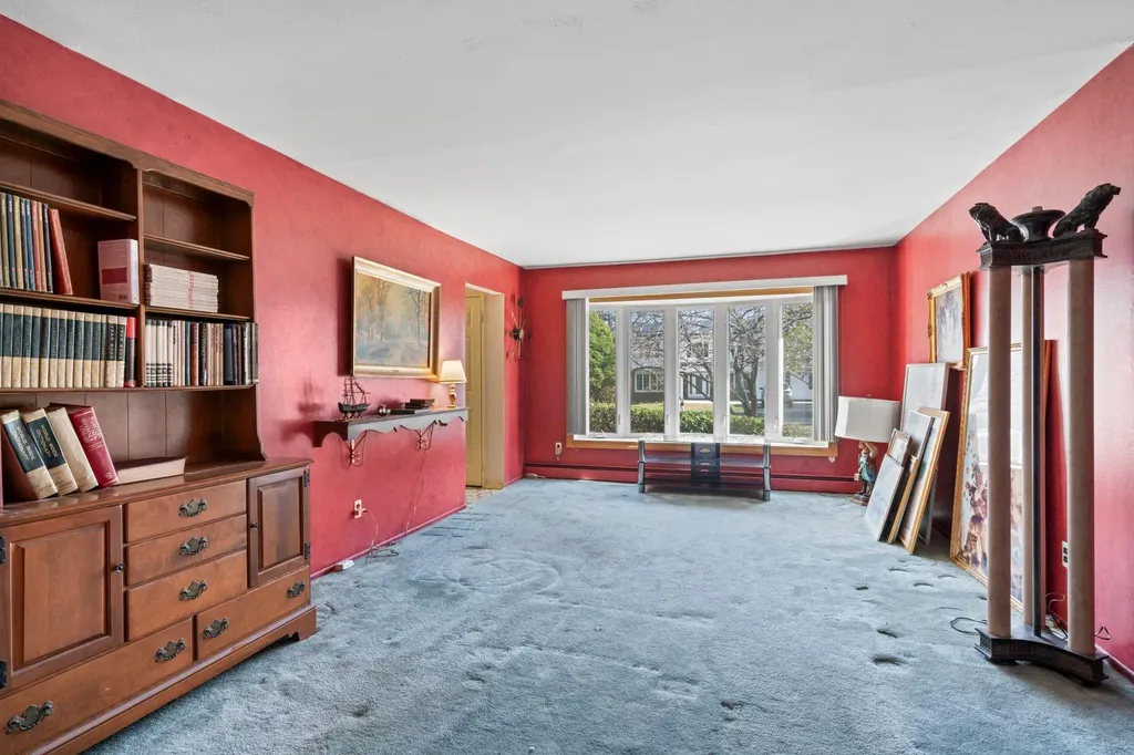 28 Sycamore Lane Commack NY 11725