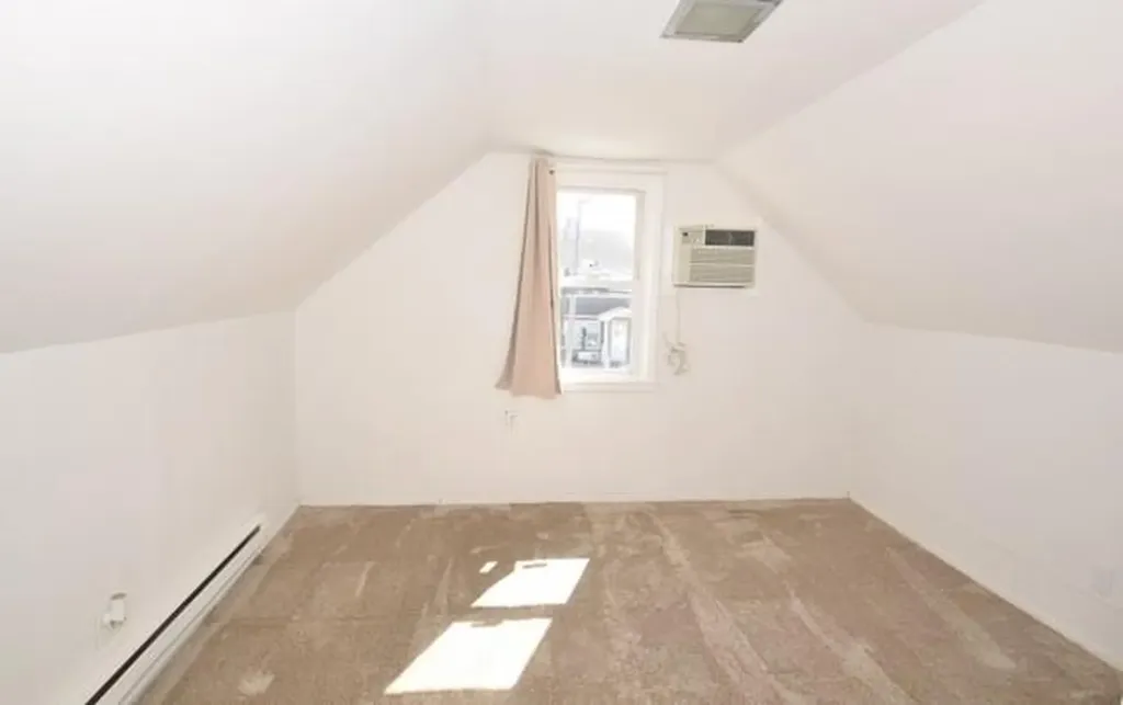 32 Jacob Street Elmont NY 11003