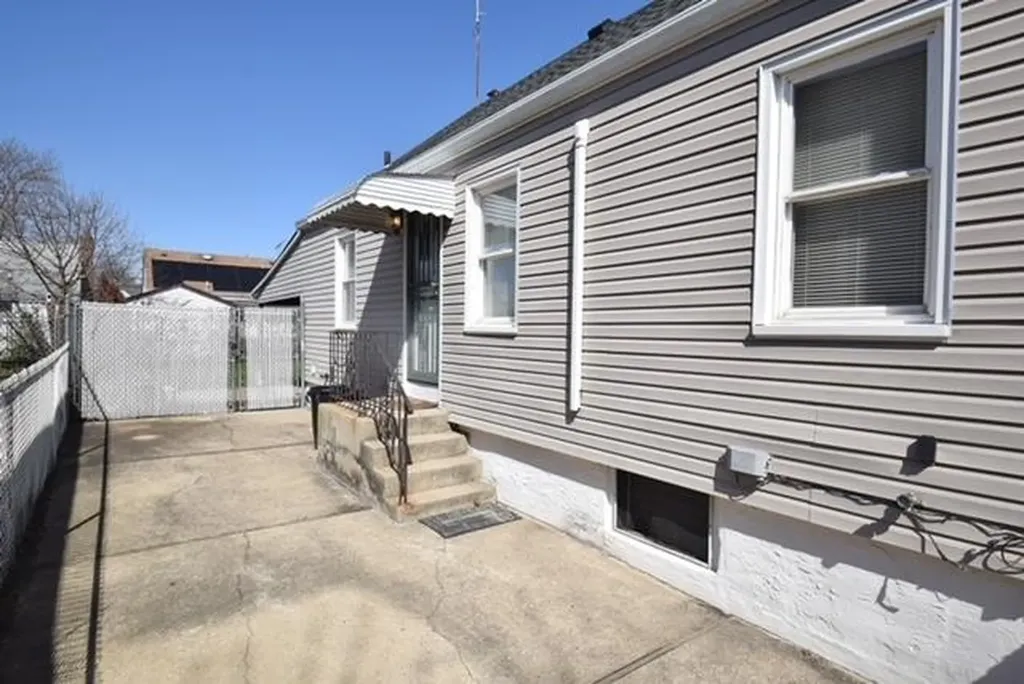 32 Jacob Street Elmont NY 11003