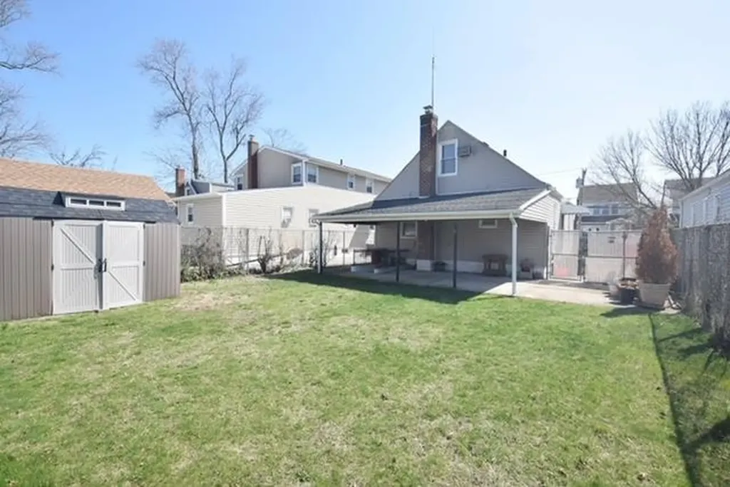 32 Jacob Street Elmont NY 11003
