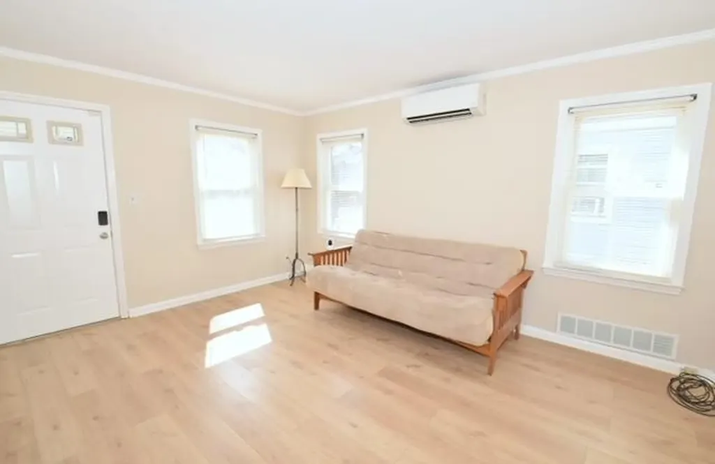 32 Jacob Street Elmont NY 11003