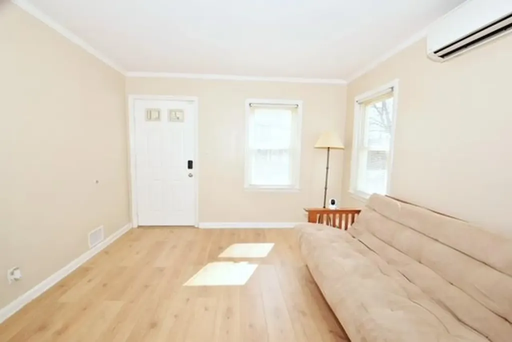 32 Jacob Street Elmont NY 11003