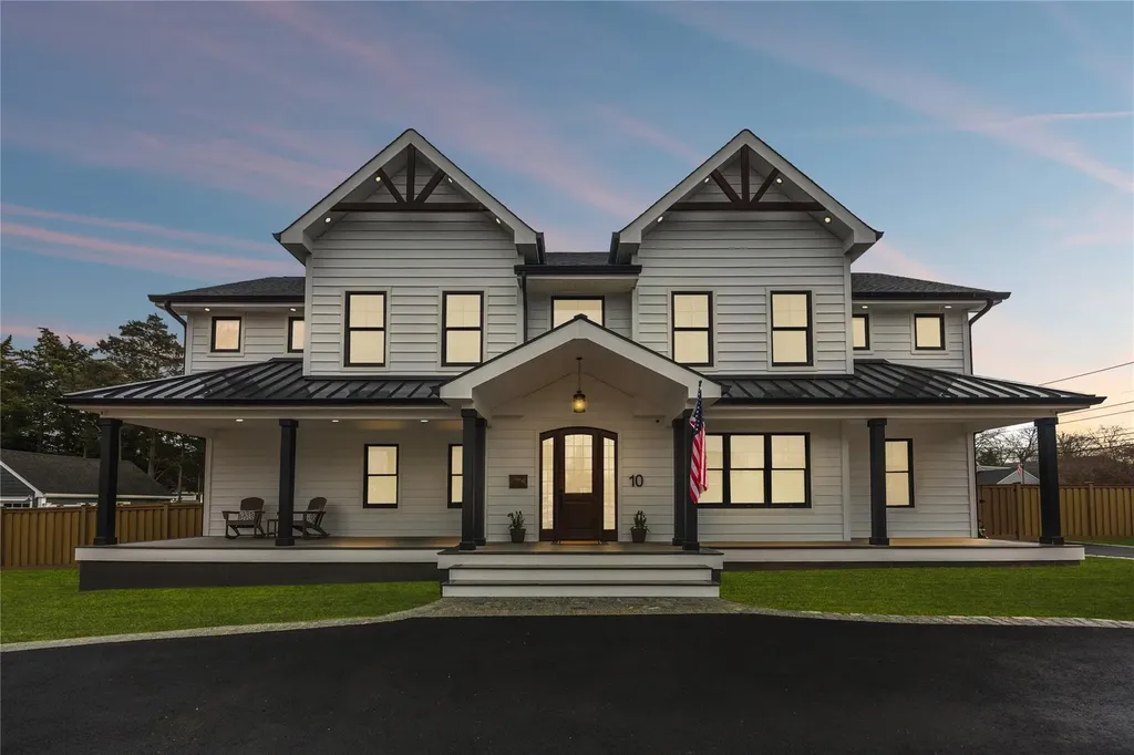 10 Humphrey Lane Blue Point NY 11715
