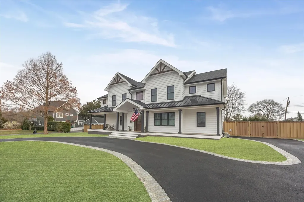 10 Humphrey Lane Blue Point NY 11715