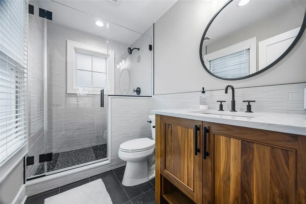 10 Humphrey Lane Blue Point NY 11715
