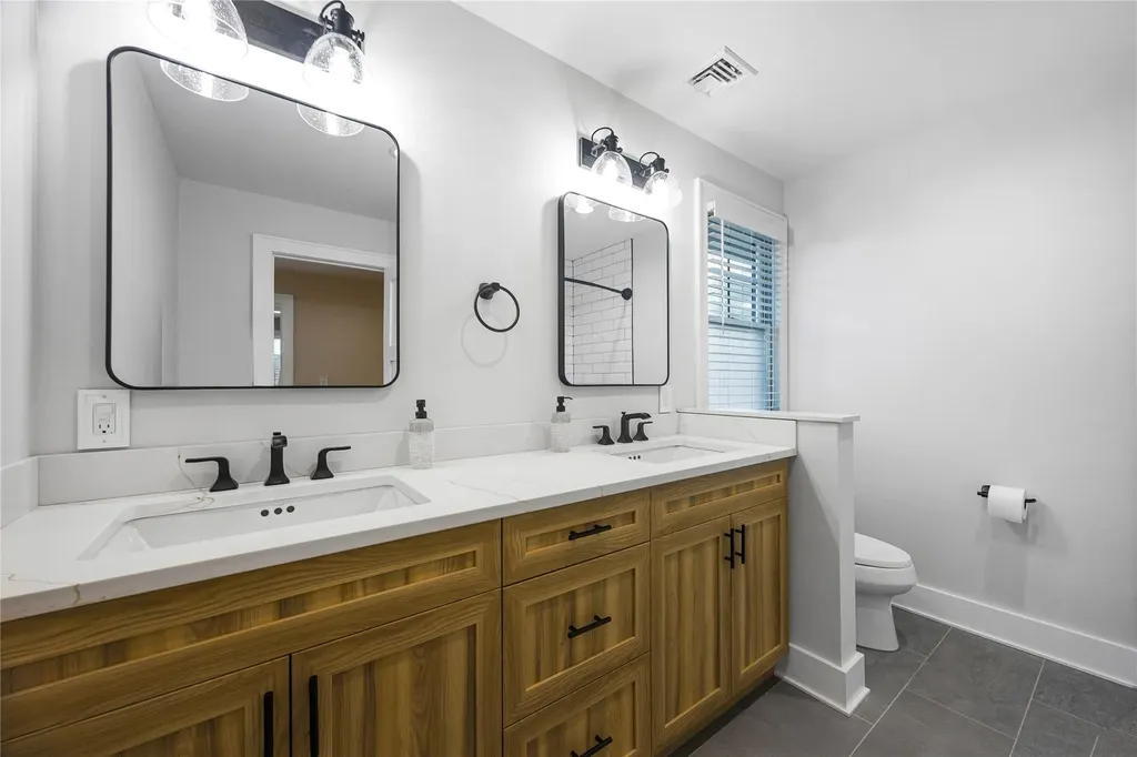 10 Humphrey Lane Blue Point NY 11715
