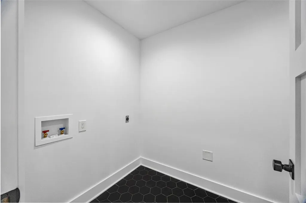 10 Humphrey Lane Blue Point NY 11715