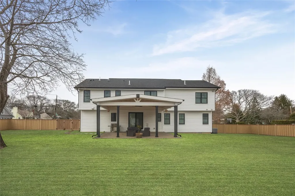 10 Humphrey Lane Blue Point NY 11715