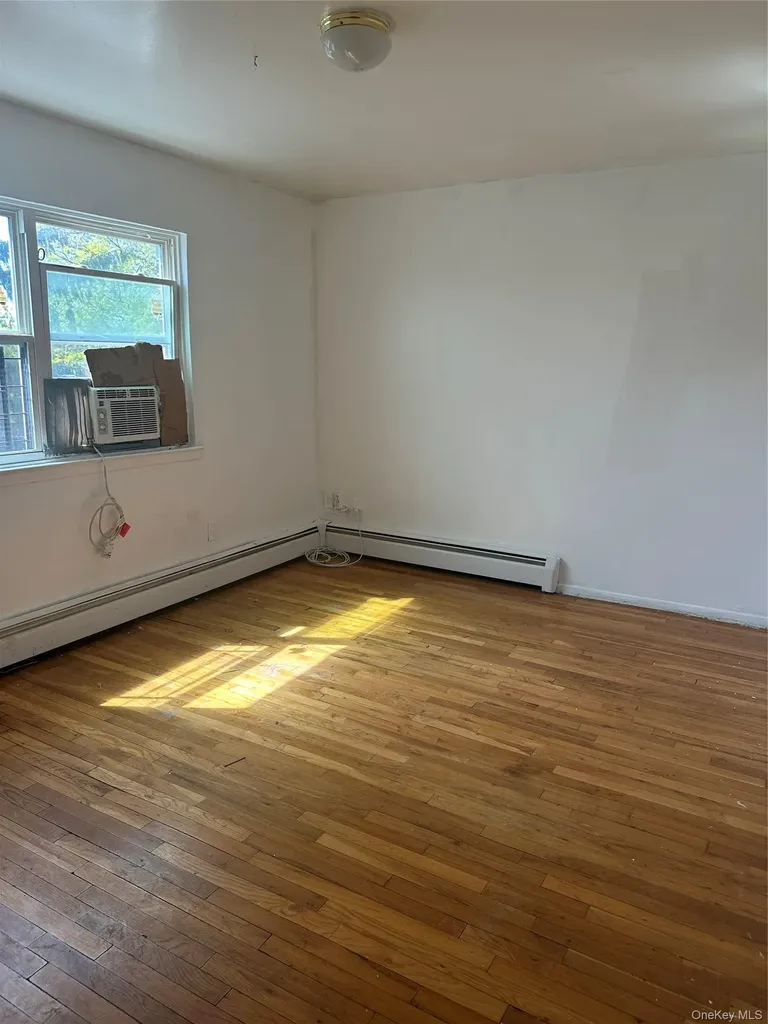 433 Howe Avenue Bronx NY 10473