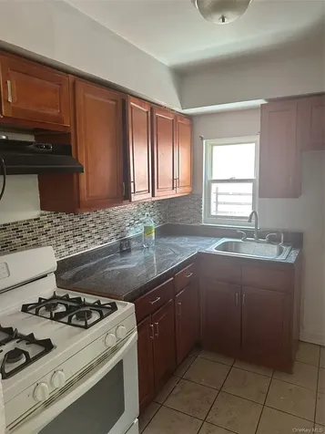 433 Howe Avenue Bronx NY 10473