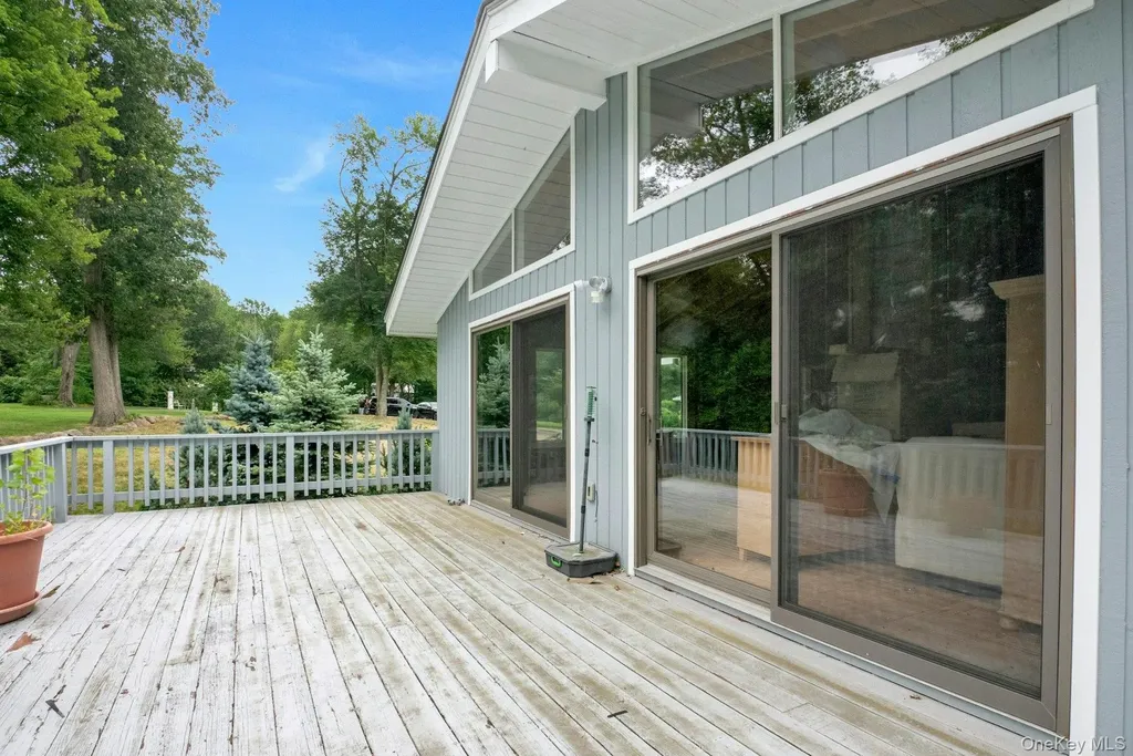 14 Perry Court Armonk NY 10504
