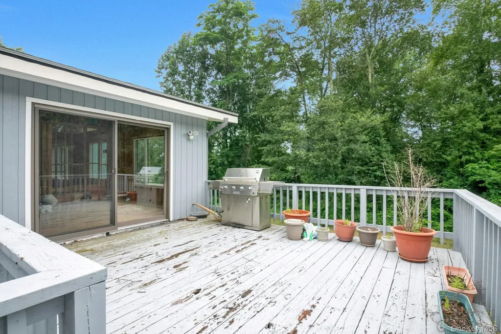 14 Perry Court Armonk NY 10504
