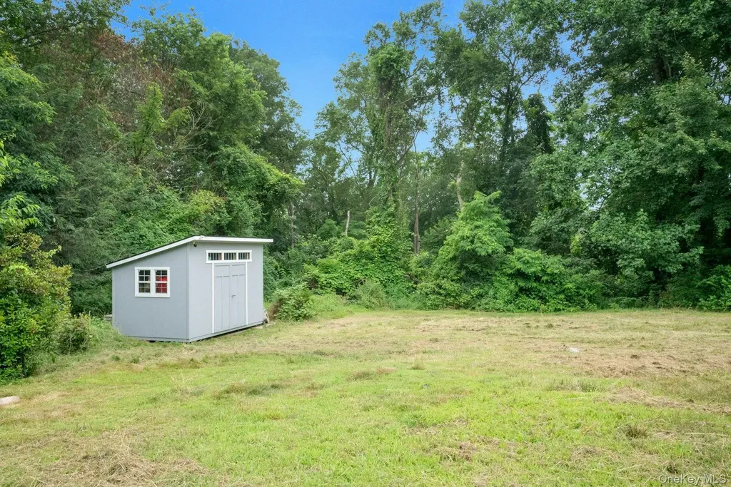 14 Perry Court Armonk NY 10504