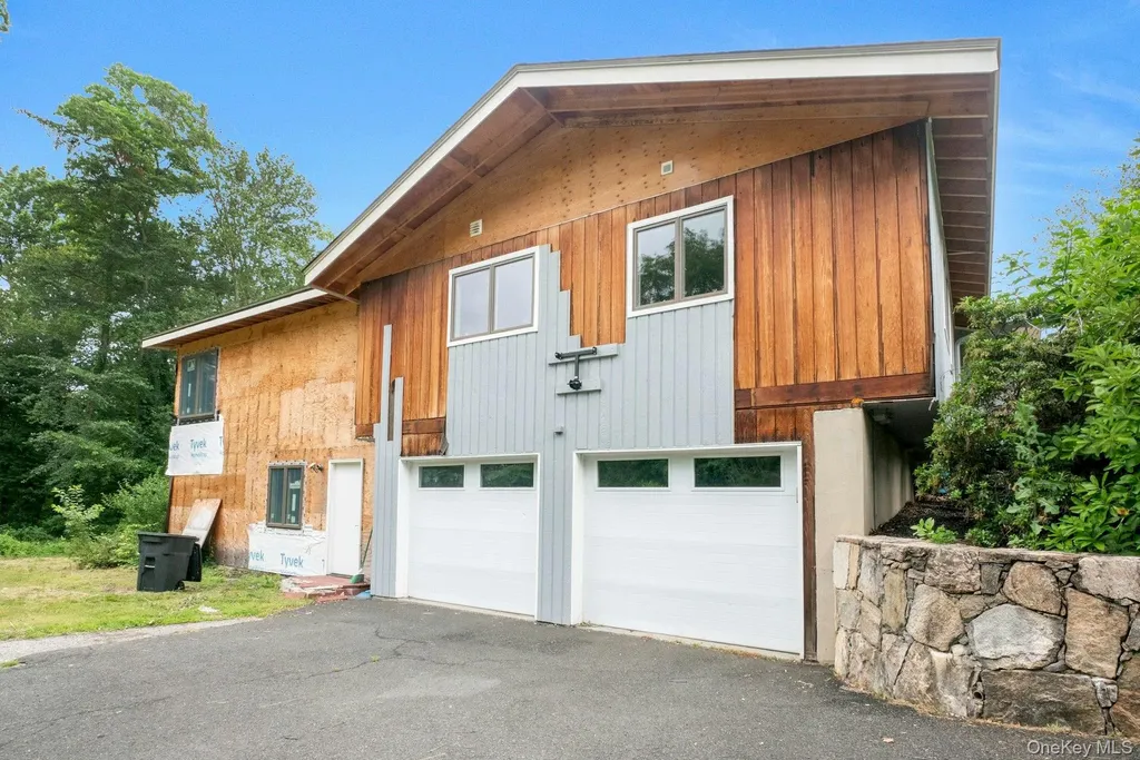 14 Perry Court Armonk NY 10504