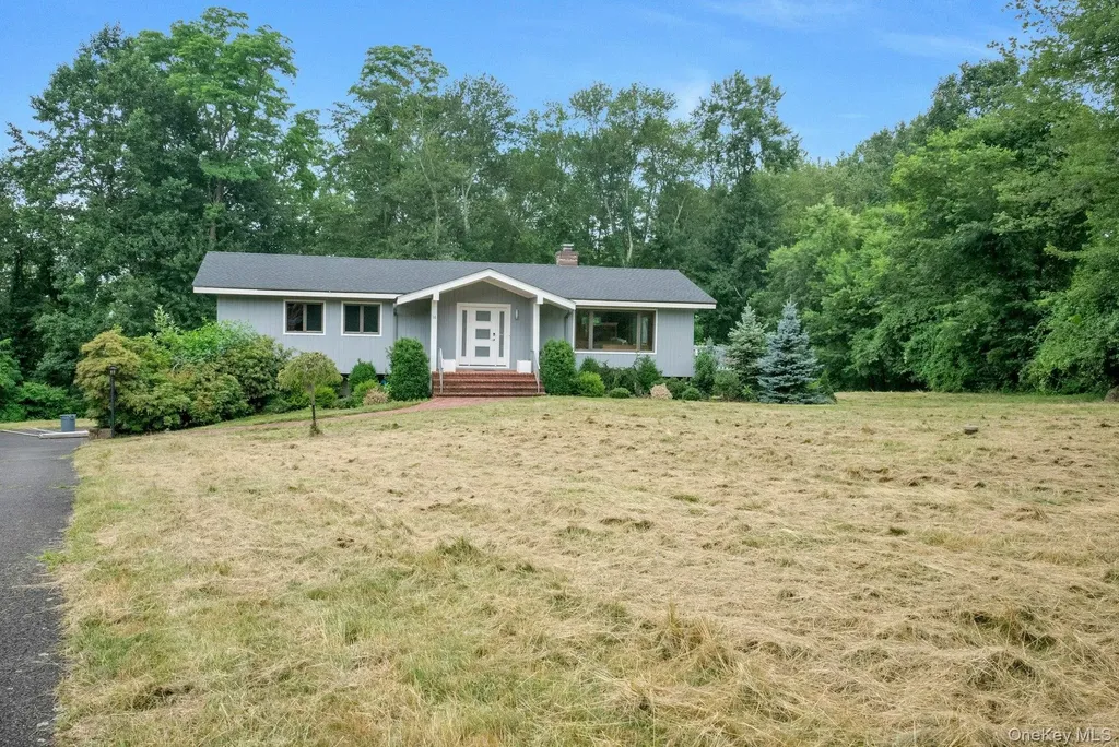 14 Perry Court Armonk NY 10504