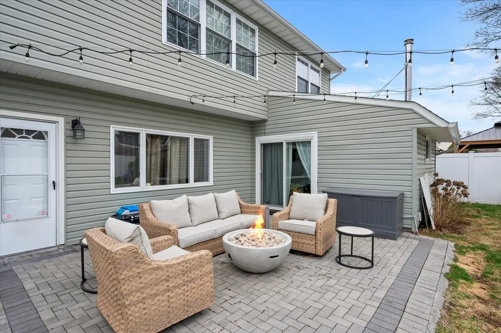 29 Swallow Lane Levittown NY 11756