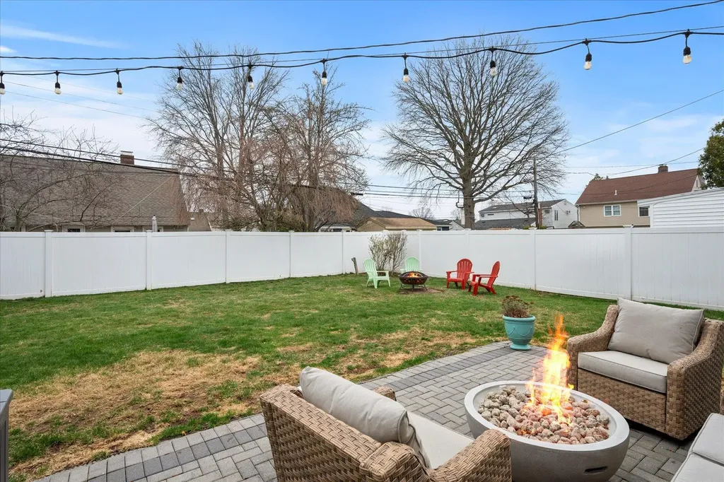 29 Swallow Lane Levittown NY 11756