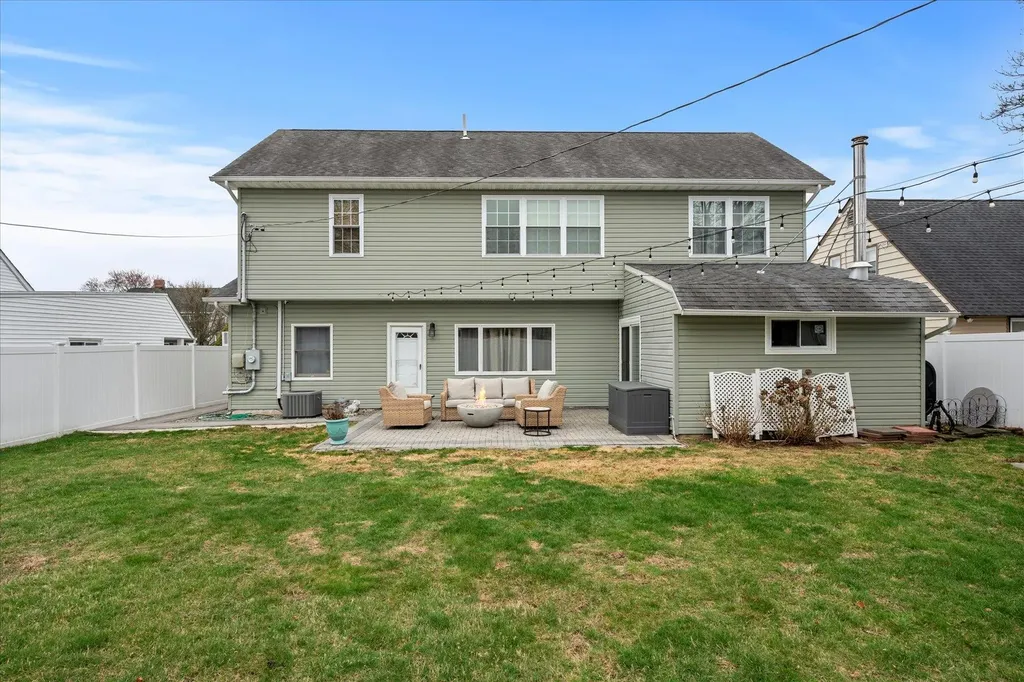 29 Swallow Lane Levittown NY 11756