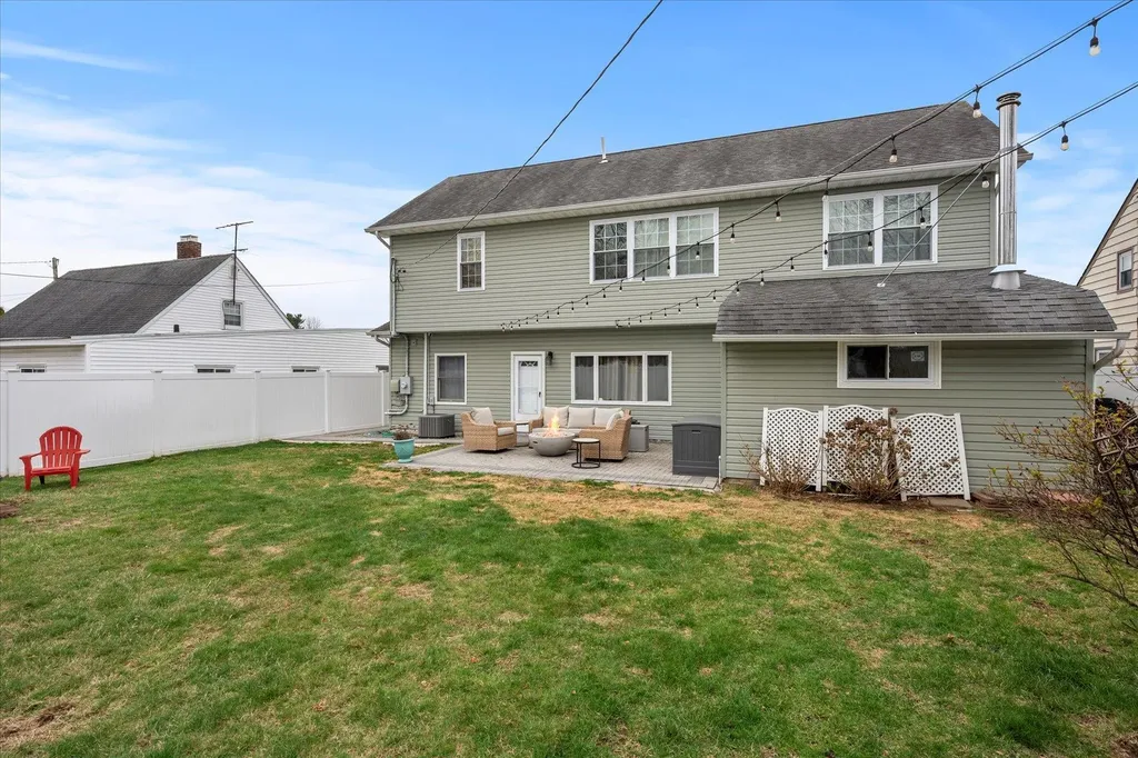 29 Swallow Lane Levittown NY 11756
