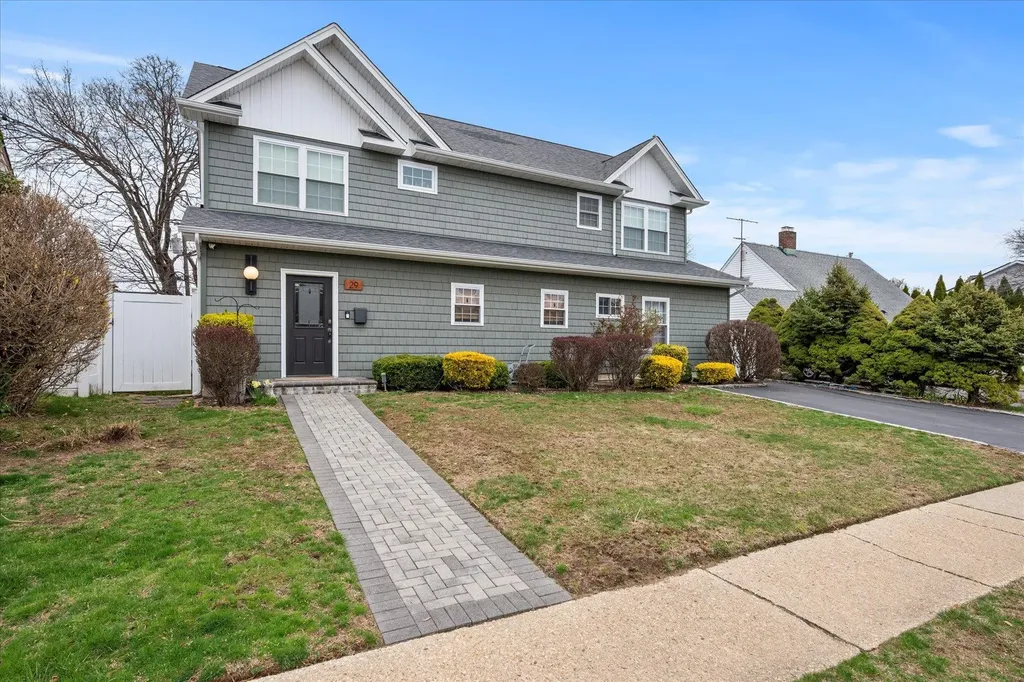 29 Swallow Lane Levittown NY 11756
