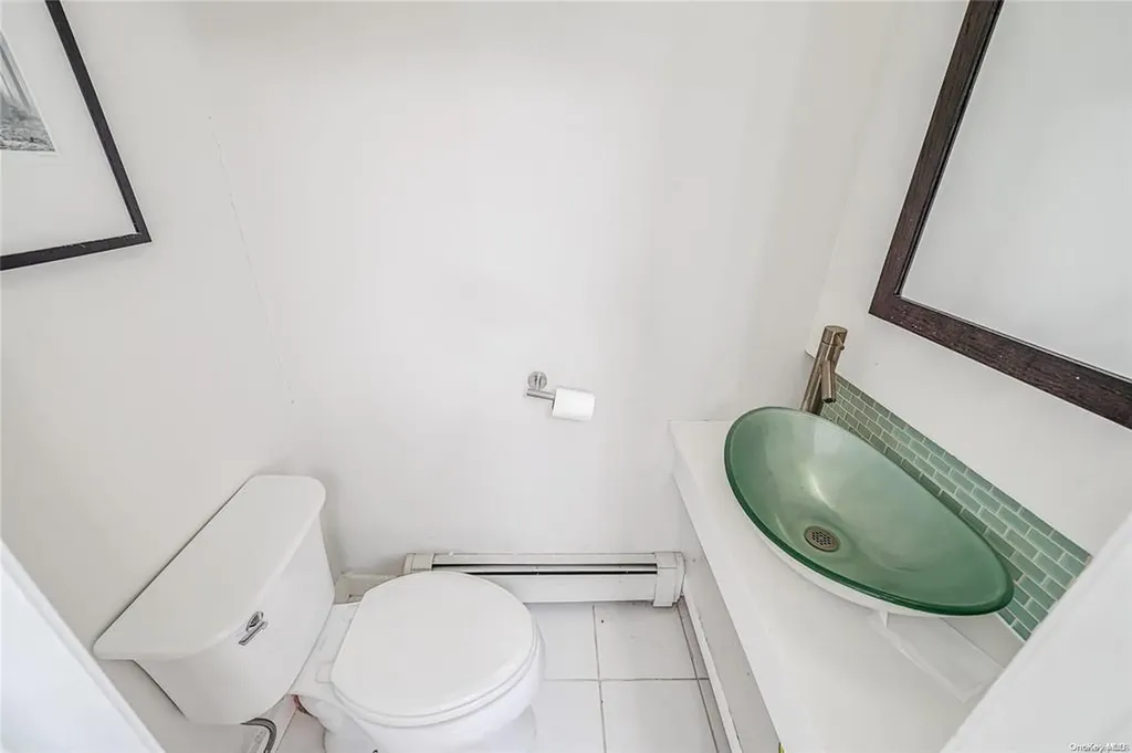 157 Parkway Drive N Commack NY 11725