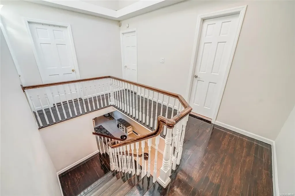 157 Parkway Drive N Commack NY 11725