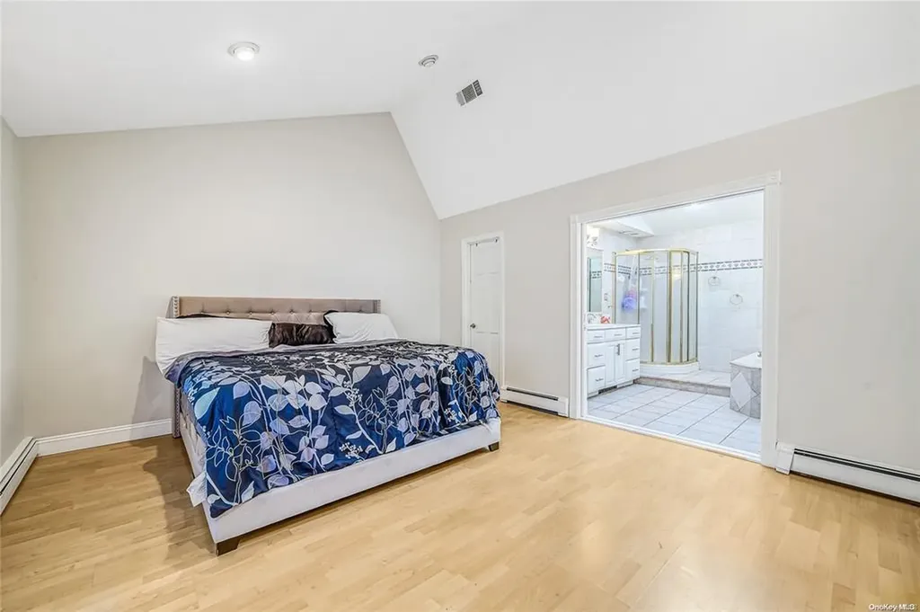 157 Parkway Drive N Commack NY 11725