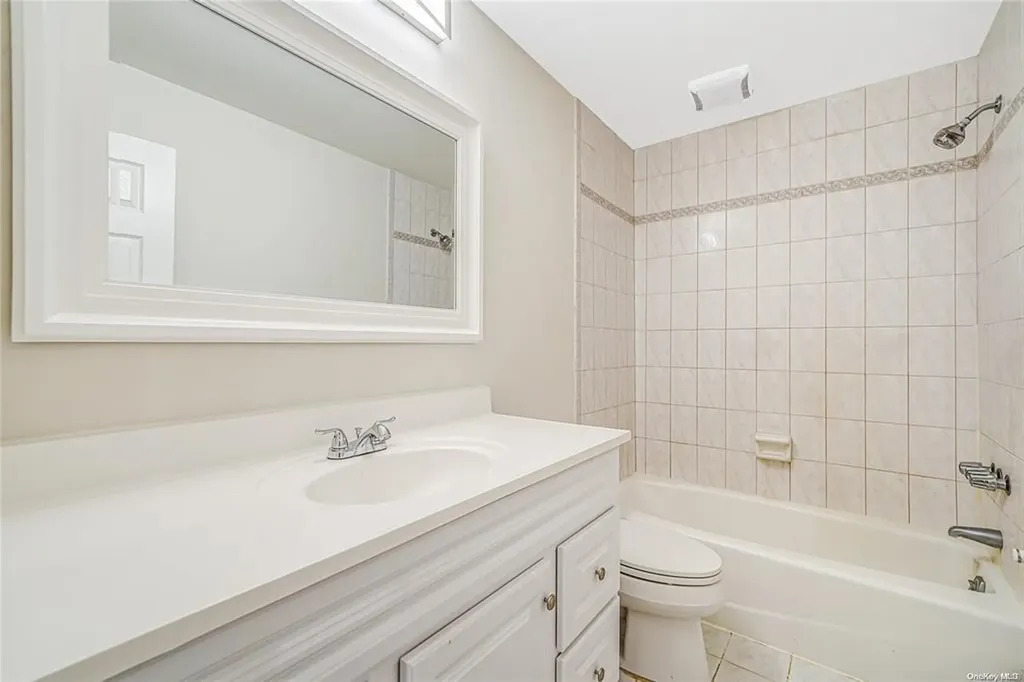 157 Parkway Drive N Commack NY 11725