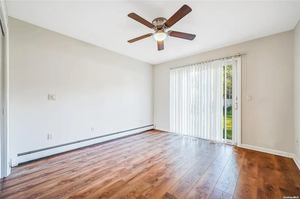 157 Parkway Drive N Commack NY 11725