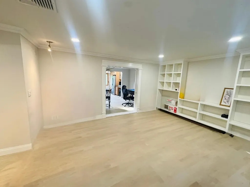 157 Parkway Drive N Commack NY 11725