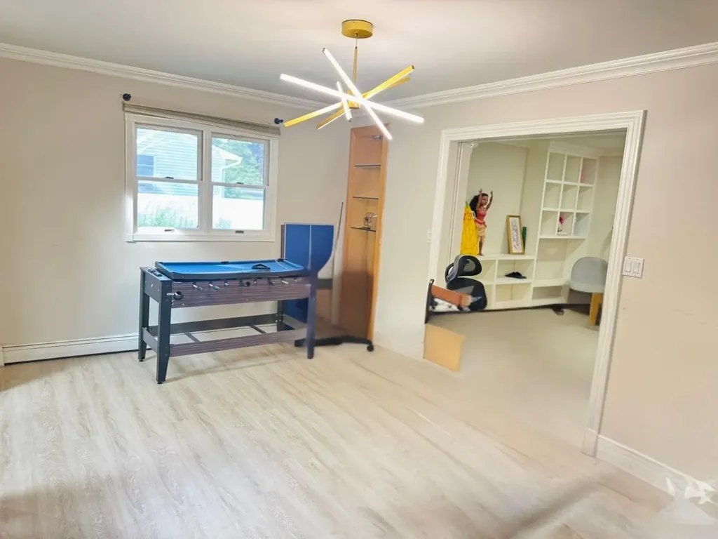 157 Parkway Drive N Commack NY 11725