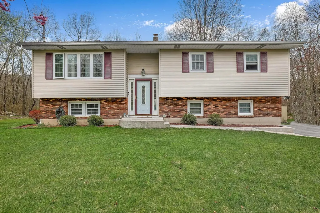 34 Roger Avenue Middletown NY 10940
