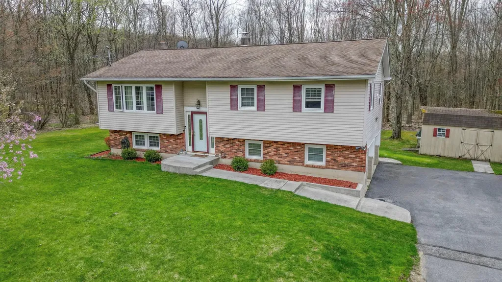 34 Roger Avenue Middletown NY 10940