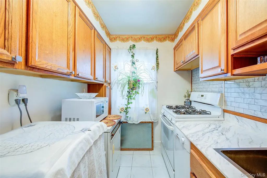 196-57 69th Avenue Fresh Meadows NY 11365