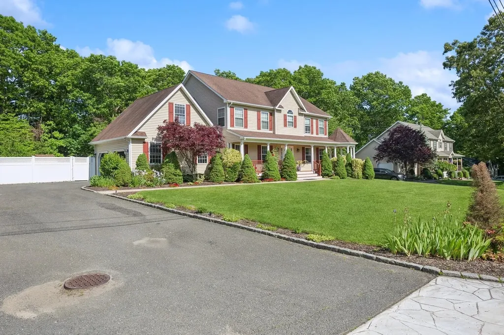 55 Jackson Avenue Sound Beach NY 11789