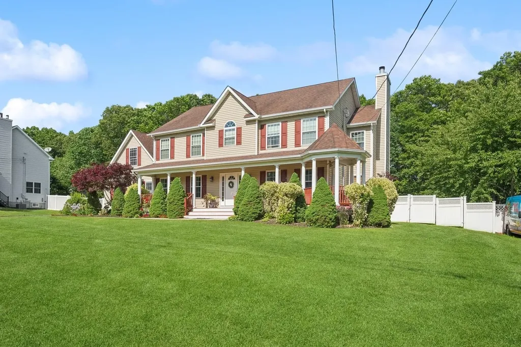 55 Jackson Avenue Sound Beach NY 11789