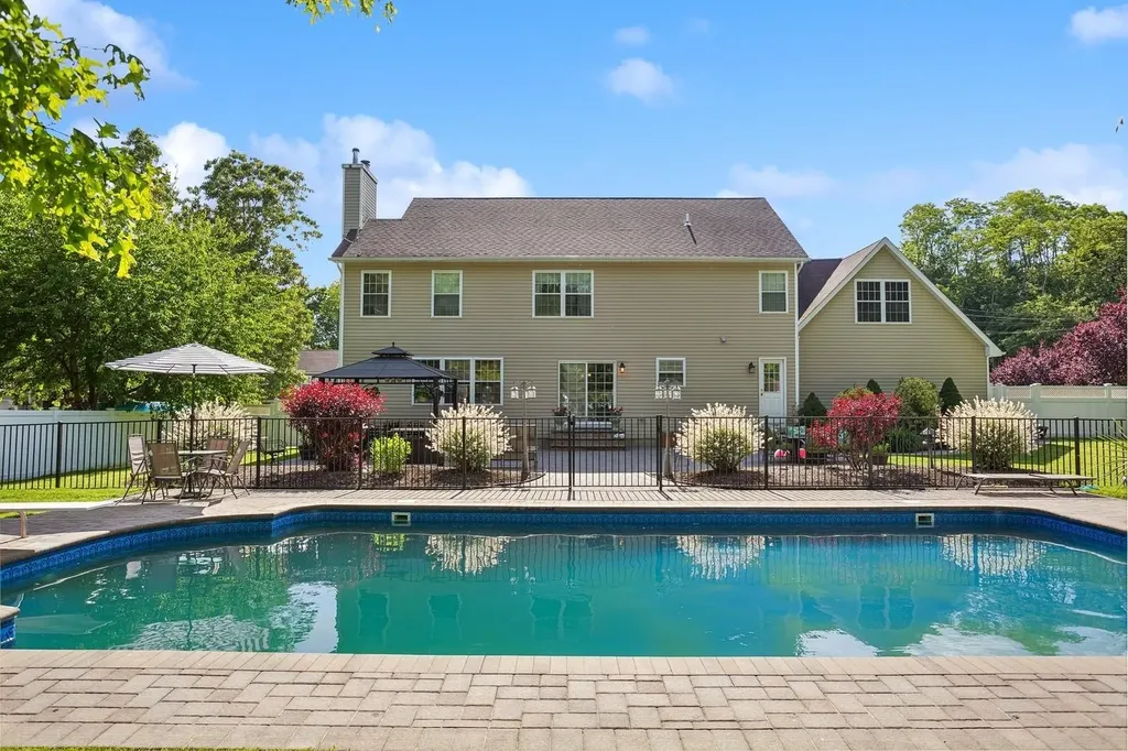 55 Jackson Avenue Sound Beach NY 11789