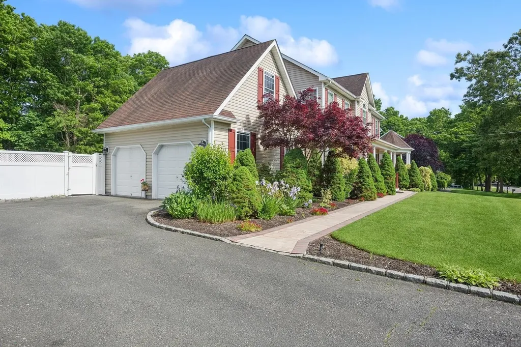 55 Jackson Avenue Sound Beach NY 11789