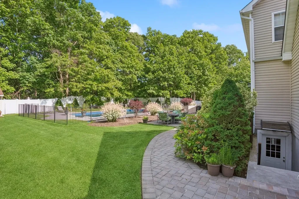 55 Jackson Avenue Sound Beach NY 11789