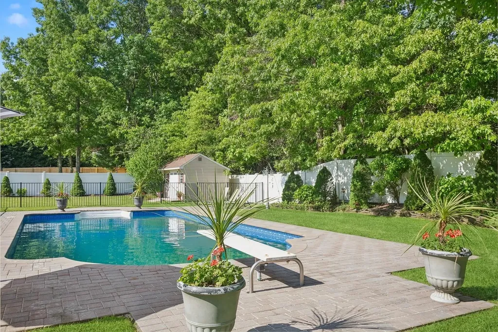 55 Jackson Avenue Sound Beach NY 11789