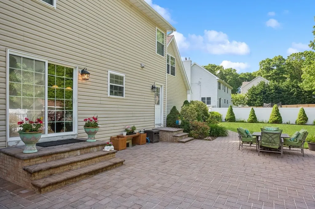 55 Jackson Avenue Sound Beach NY 11789