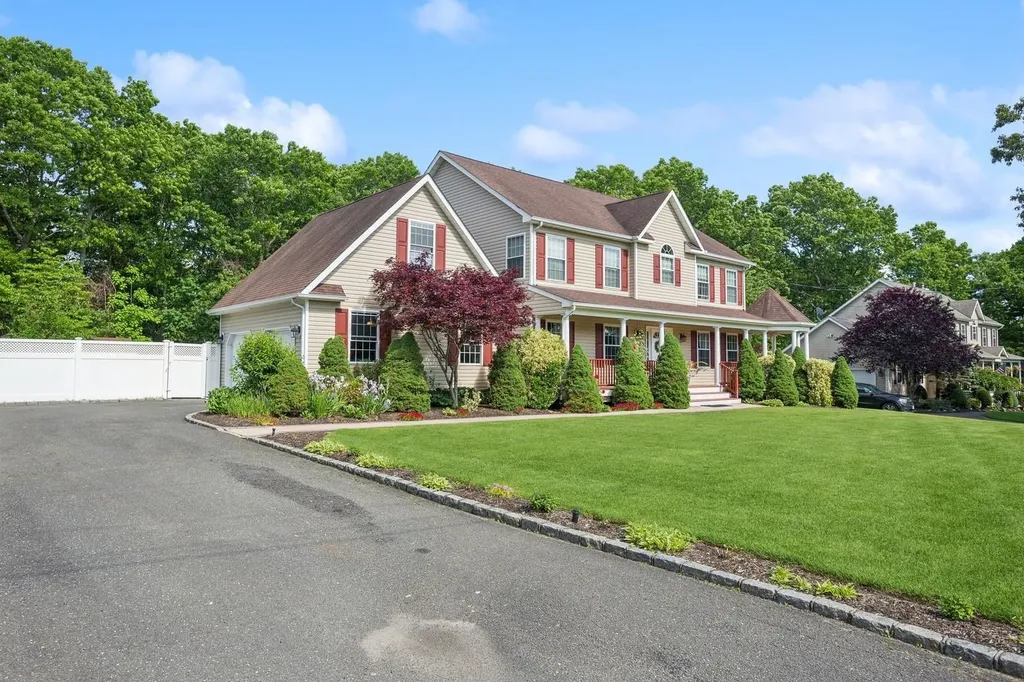 55 Jackson Avenue Sound Beach NY 11789