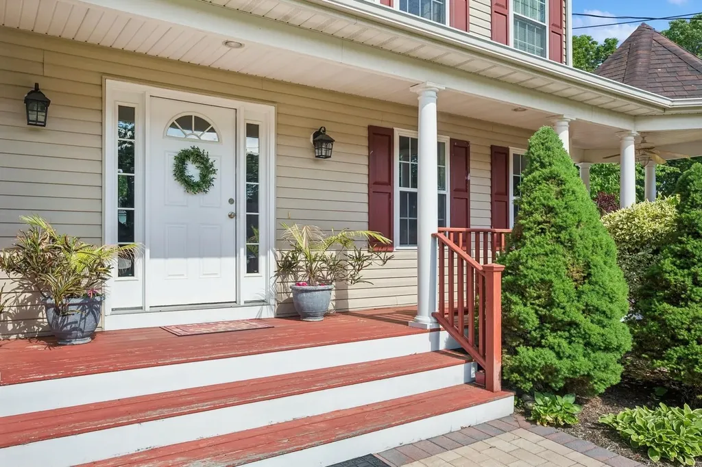 55 Jackson Avenue Sound Beach NY 11789