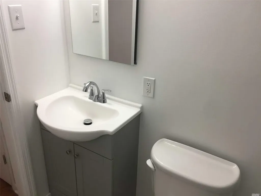 33 Sherman Avenue Bethpage NY 11714