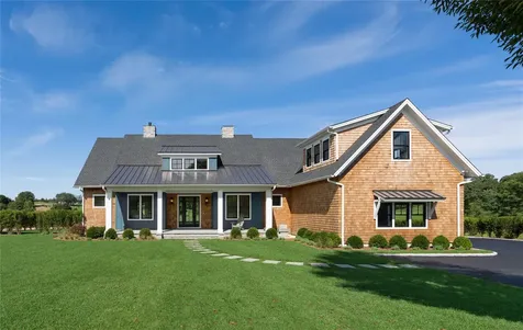 97 Club Drive N Baiting Hollow NY 11933