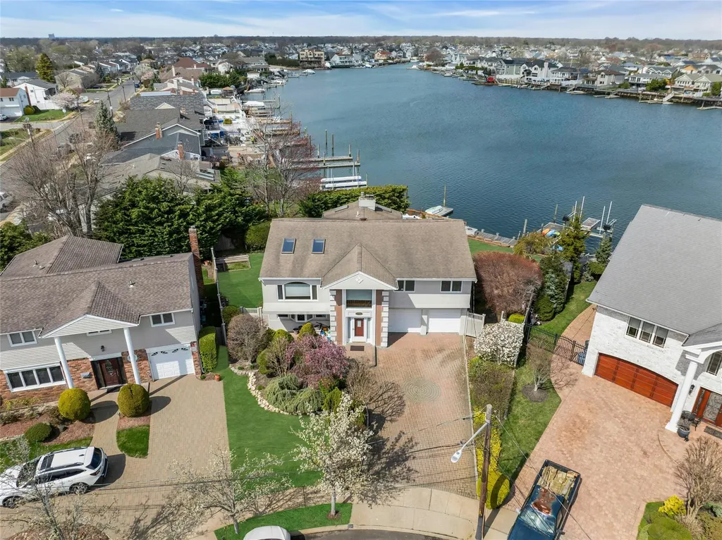 2789 Rita Court Bellmore NY 11710